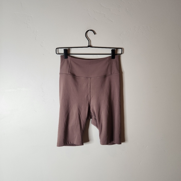 Girlfriend Collective FLOAT Ultralight High Rise Bike Short Size Medium - Picture 2 of 7